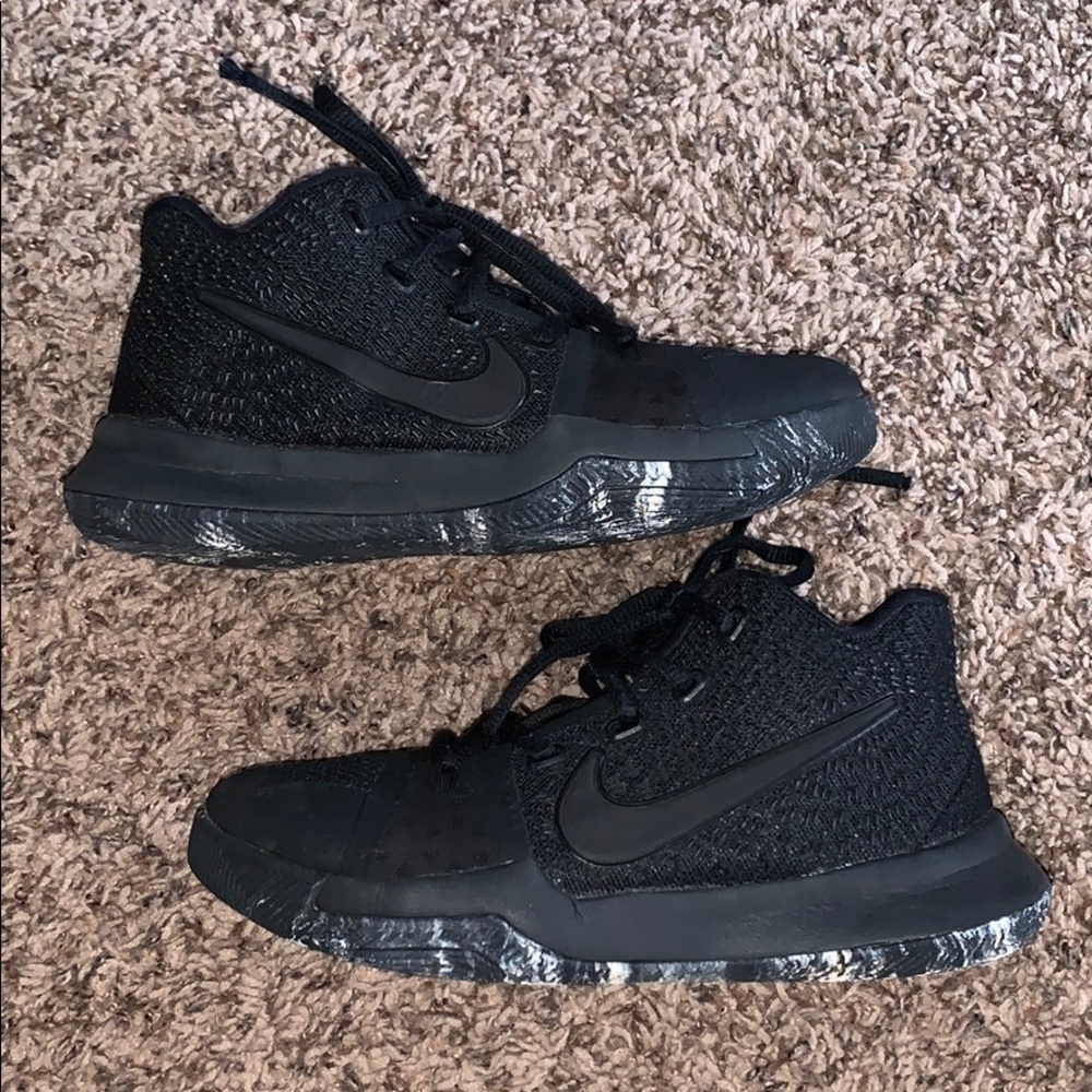Boys Kyries size 2Y